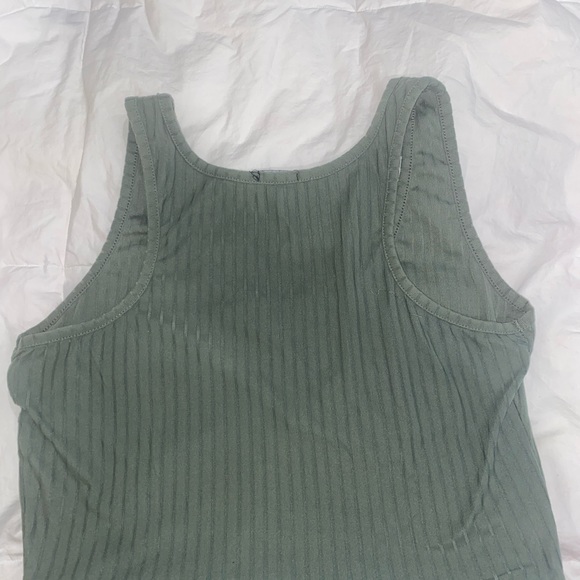RUE21 Olive Notch Neck Crop Top - Picture 4 of 5